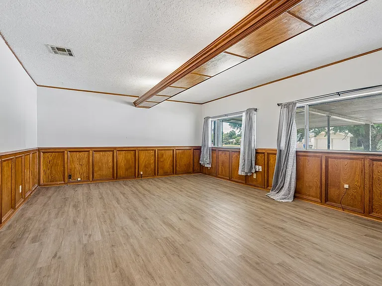 1410 Denison Dr — Photo 5