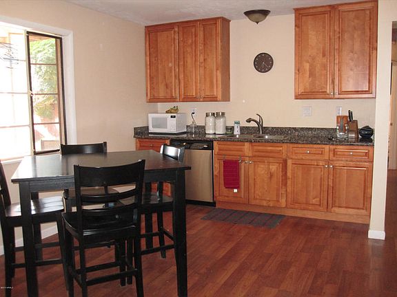 3rd image of 815 E Diana Ave