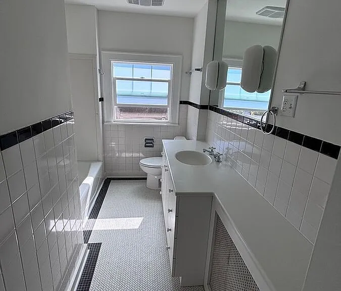 7802 Roosevelt Way NE — Photo 18