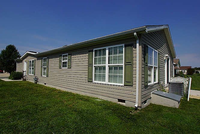 2nd image of 131 S Launden Ln