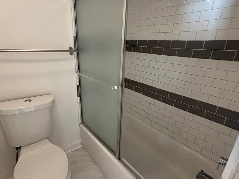 313 E Pine St #9 — Photo 11