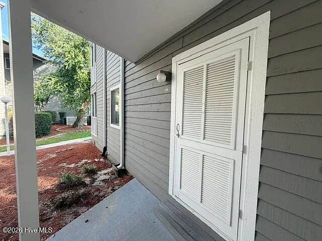 2 bed, 2.0 bath, 860 sqft, $1,300 — Photo 3