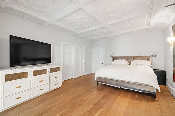 Rented by Compass | media 28