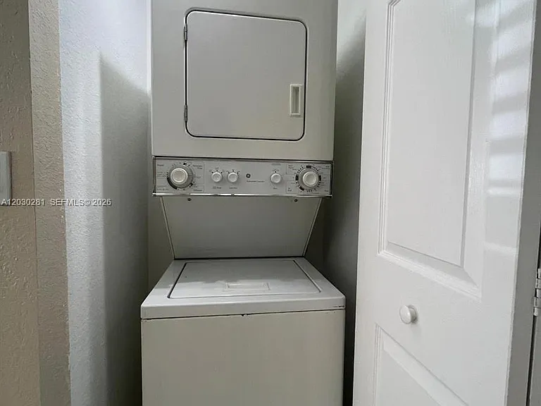 1932 Alamanda Way #1932 — Photo 8