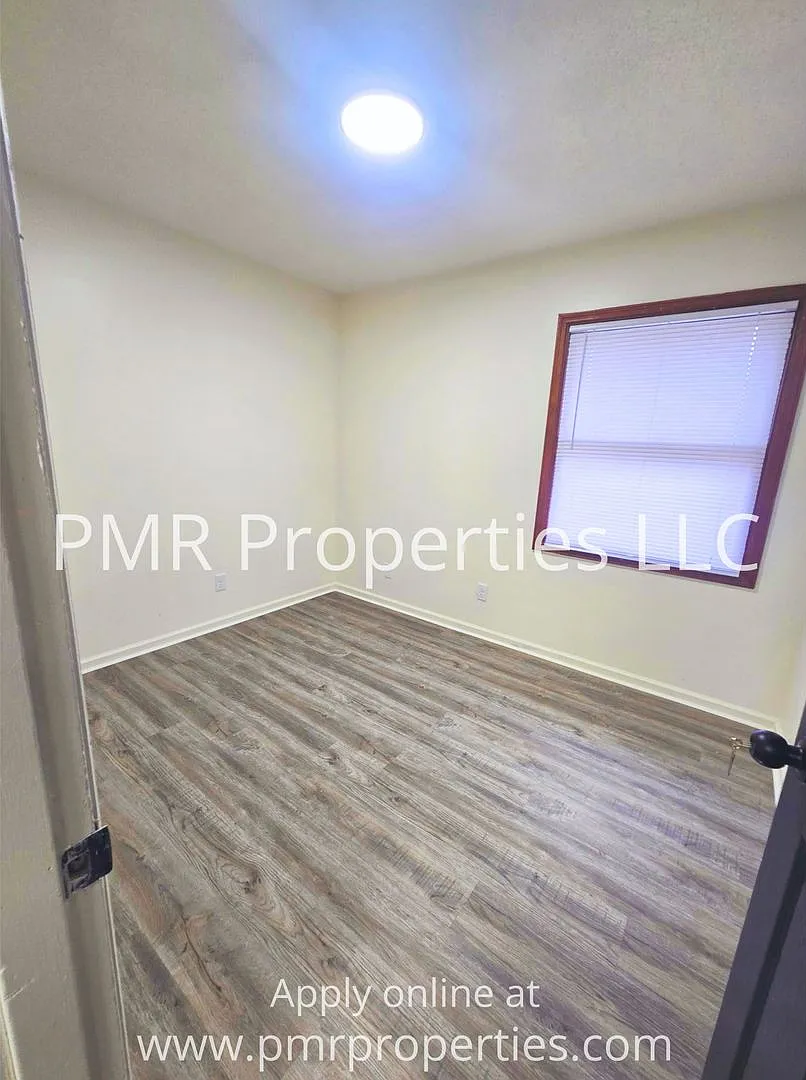 629 Franklin Ave — Photo 2