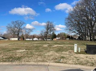 217 Washington Pl, Riverton, IL 62561