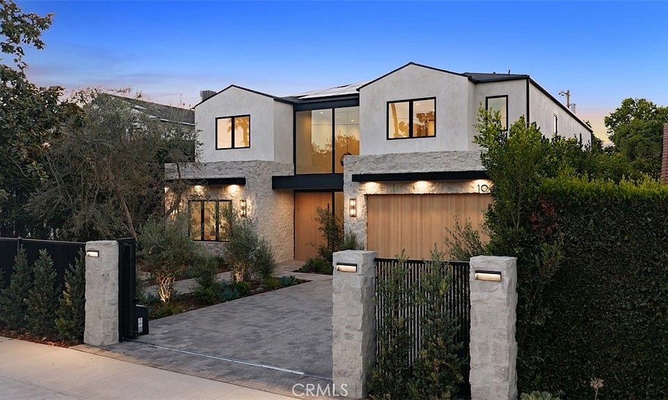 1st image of 10433 Valley Spring Ln