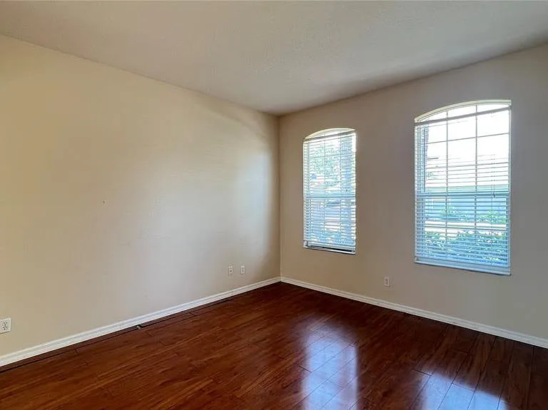 806 Lost Grove Cir — Photo 7
