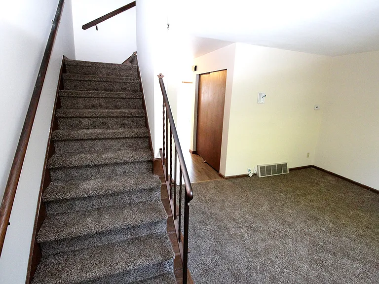 4822 Dierker Rd — Photo 8