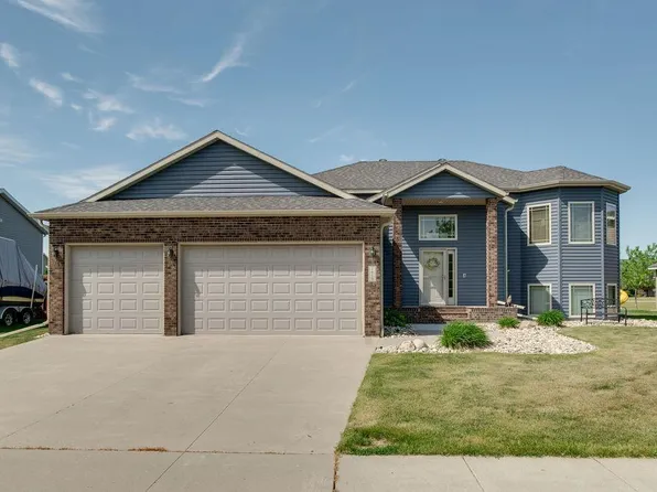 1610 42nd Ave S, Moorhead, MN 56560