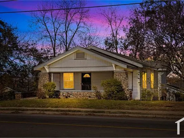 446 Valley Rd, Fairfield, AL 35064
