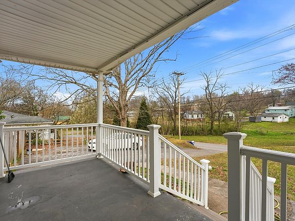 4th image of 1080 6th St NE