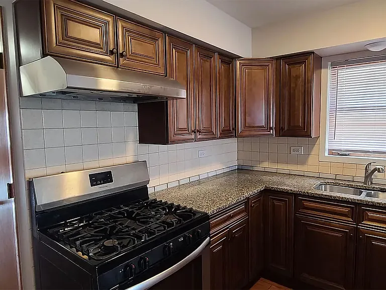 8652 W Catherine Ave #2 — Photo 4