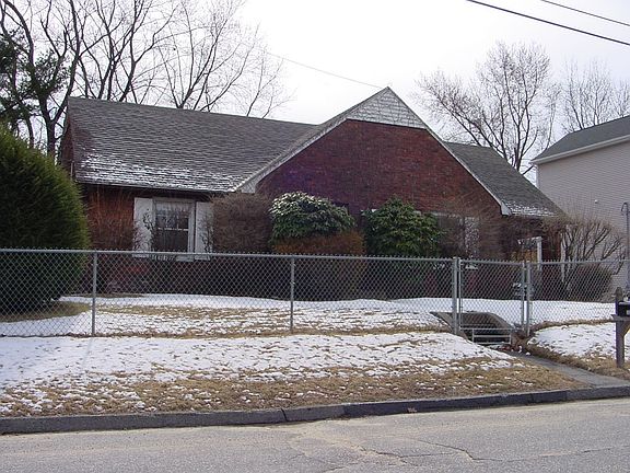 Front of the house in 2002