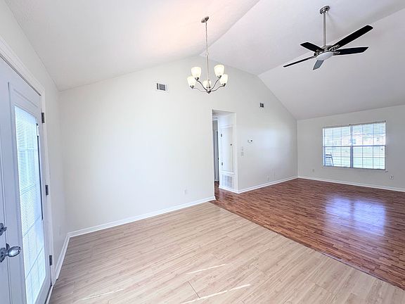 5th image of 40 Laurel Oaks Dr