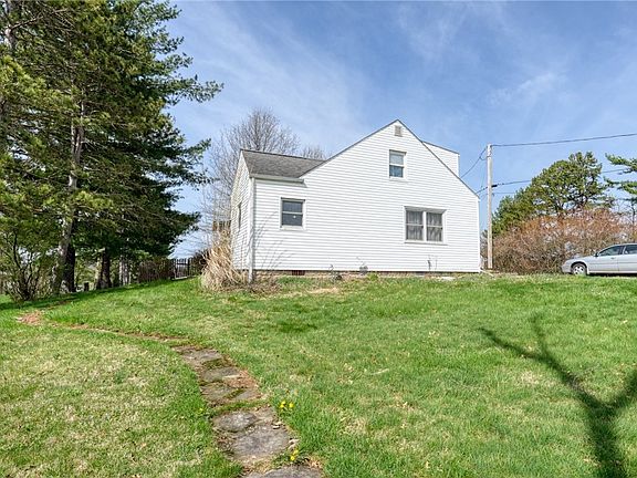 3rd image of 825 Friendship Dr