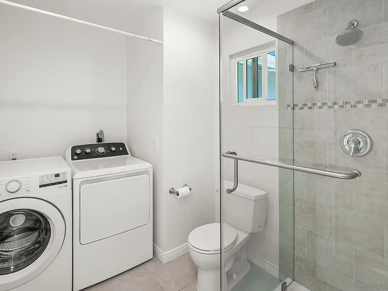 5164 Chateau Dr — Photo 29