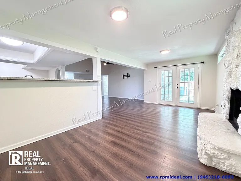 706 Jamestown Dr — Photo 8
