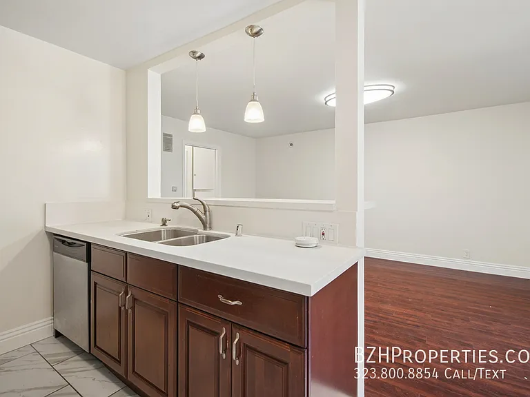 1220 N Ogden Dr #8 — Photo 7
