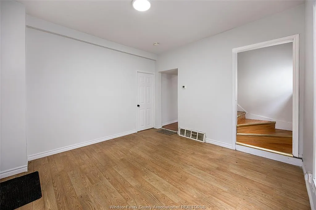 4 bed, $2,000 — Photo 4