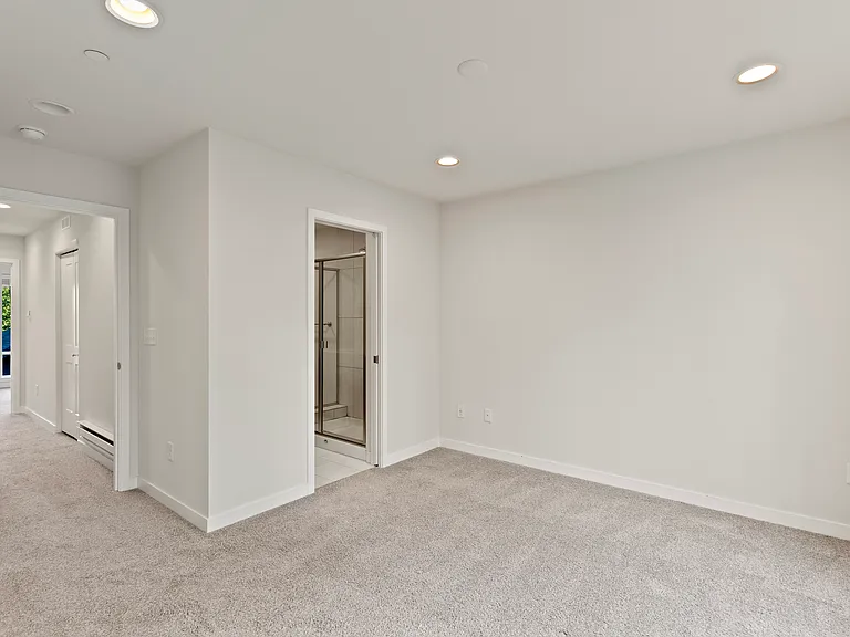 10945 NE 189th Pl #D — Photo 15