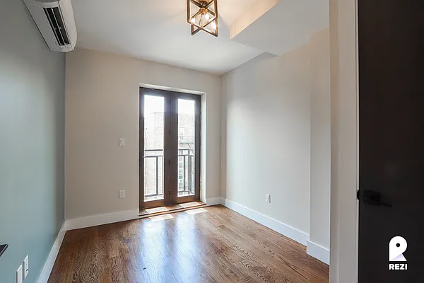 Rented by REZI | media 5