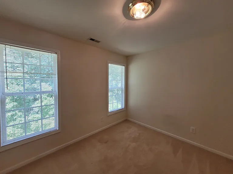 12 Bridgeport Dr — Photo 38