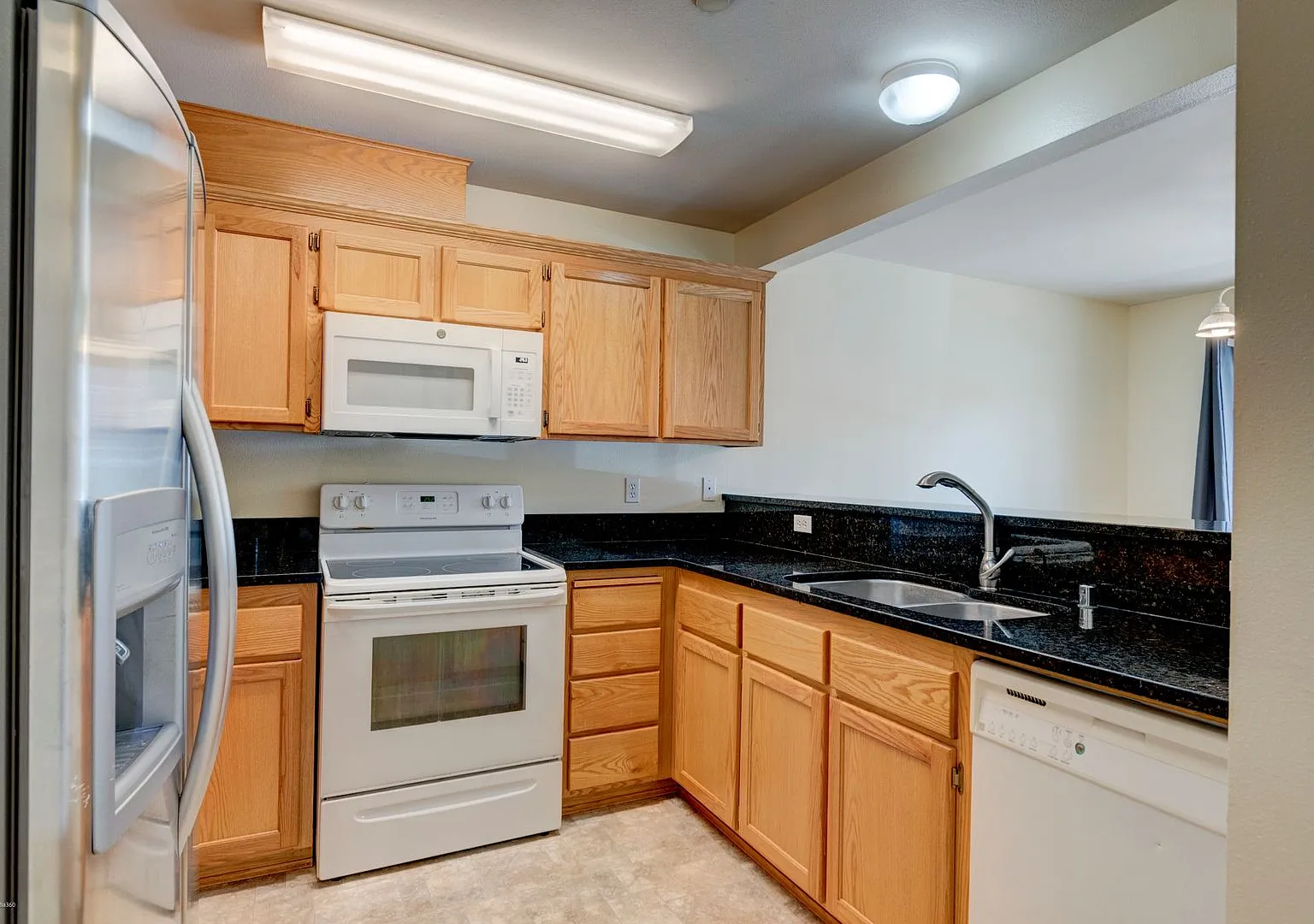 3 bedroom 2nd Floor Condo — Photo 3