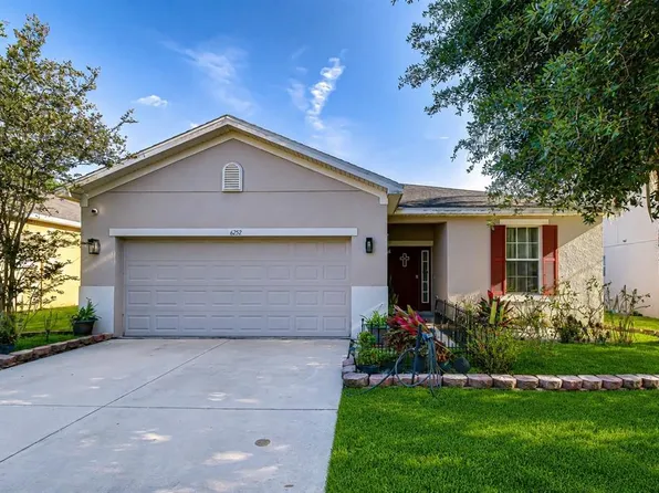 6252 Twin Bridges Dr, Zephyrhills, FL 33541