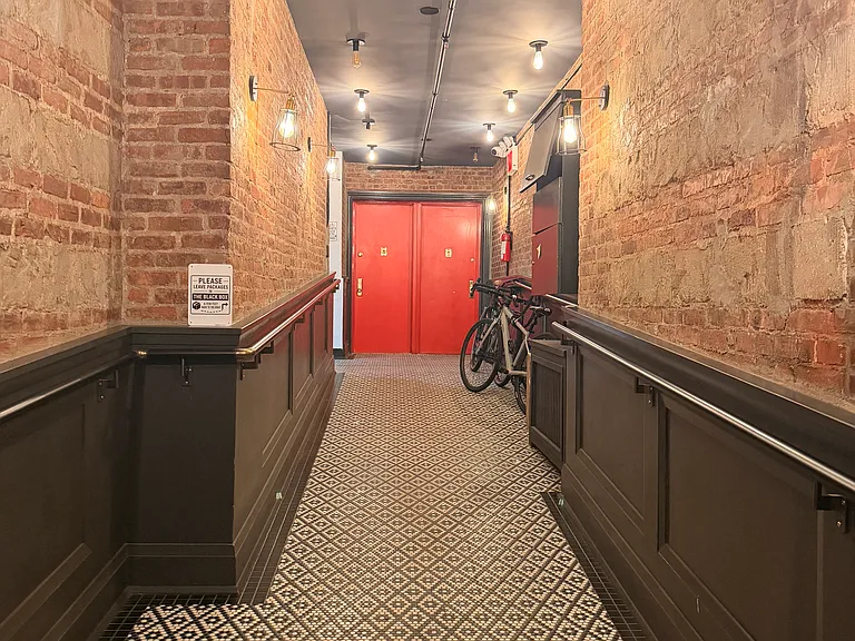 595 Metropolitan Ave #E1 — Photo 9