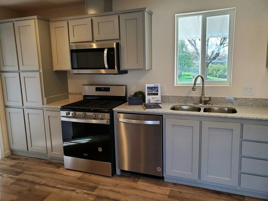 78 Village Green Dr photo 1