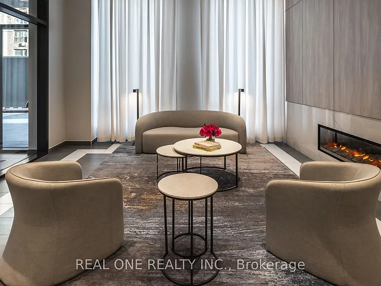1 Jarvis St #820 — Photo 15