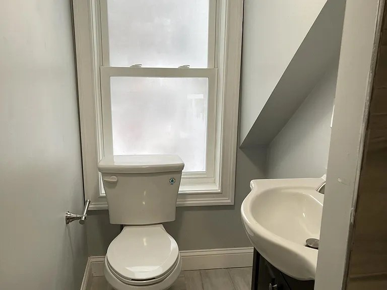 43 S Franklin St #4 — Photo 2