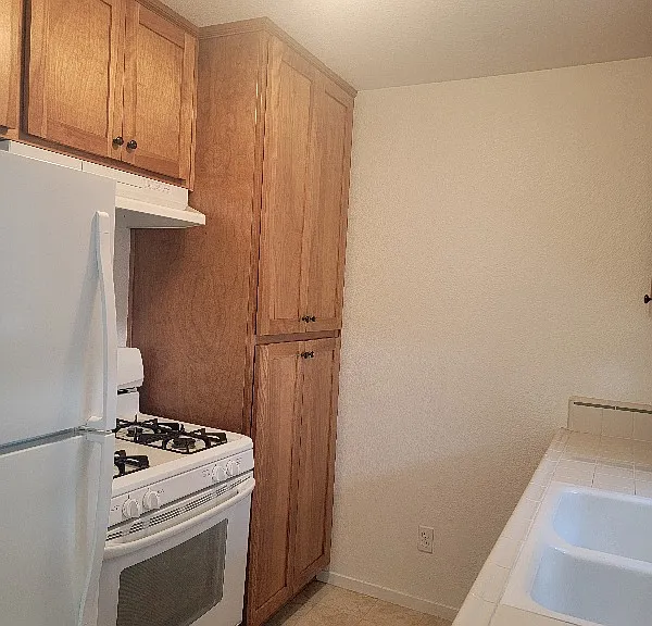 1221 W St #A — Photo 9
