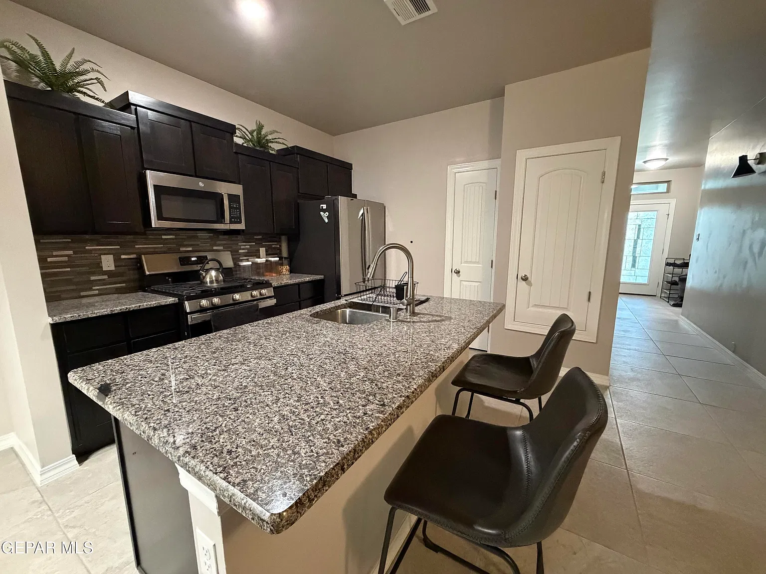 4 bed, 2.0 bath, 1423 sqft, $1,850 — Photo 4