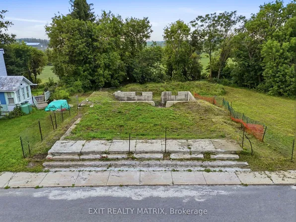 21924 Laggan Glenelg Rd, North Glengarry, ON K0B 1E0