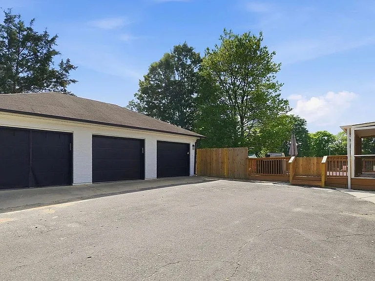 5009 Hemby Rd — Photo 17