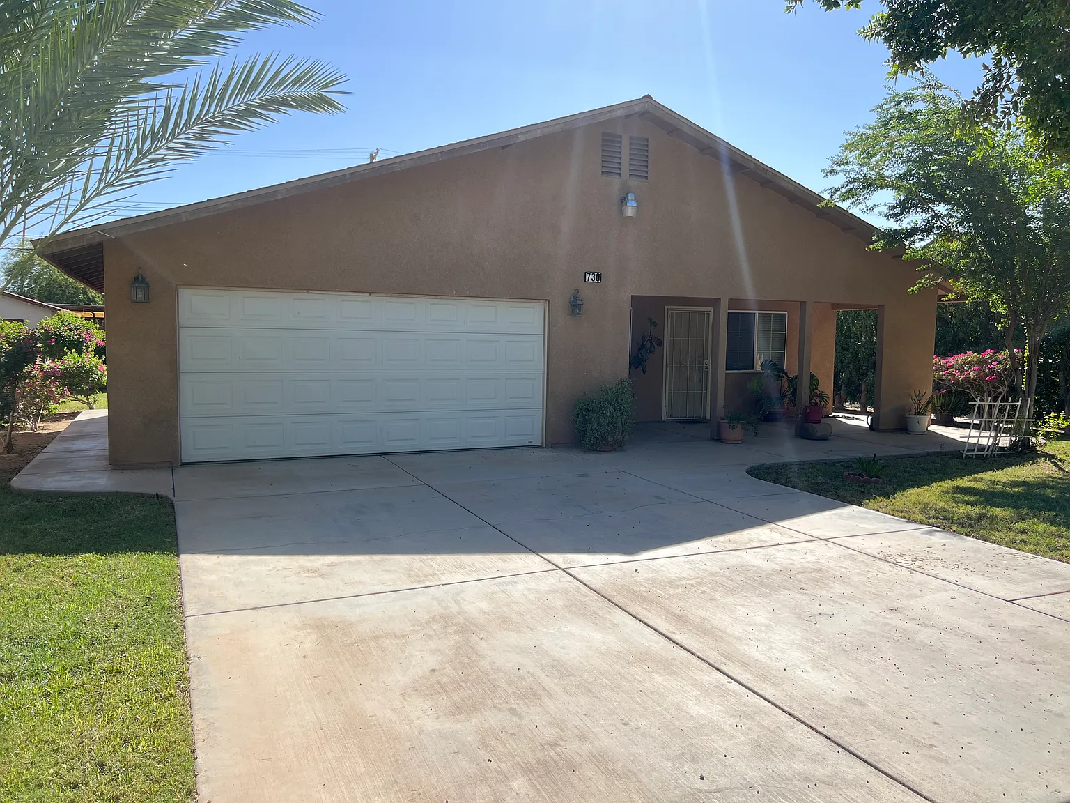 730 Pine Ave — Photo 2