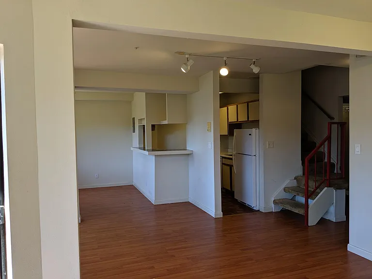 516 Monterey Rd #B — Photo 8