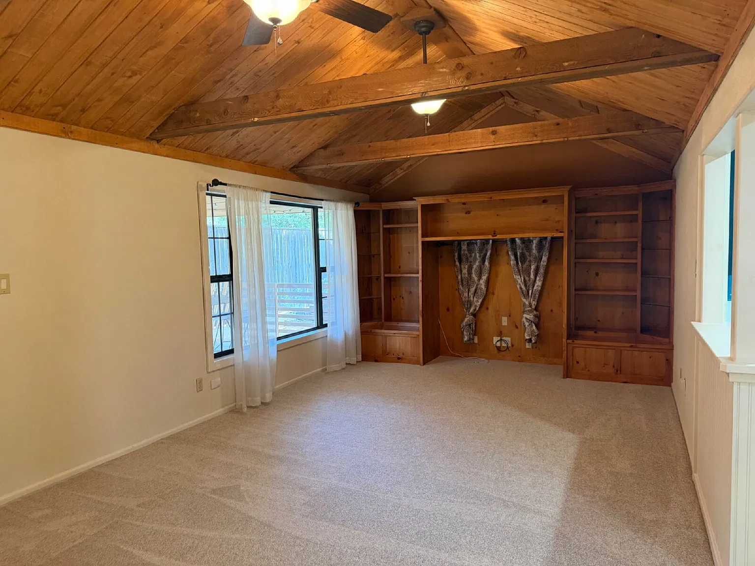 3 bed, 2.0 bath, 1711 sqft, $1,700 — Photo 2