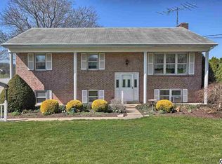 8236 Elizabethtown Rd, Elizabethtown, PA 17022