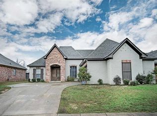 559 Stone Brook Pl, Brandon, MS 39042
