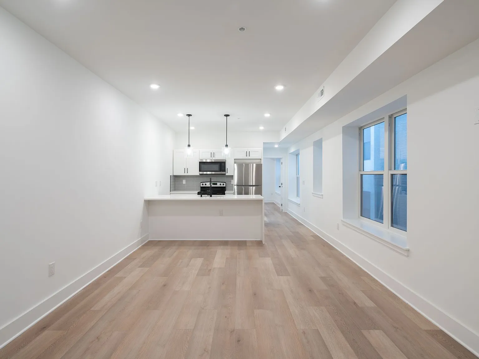 1513 W Girard Avenue — Photo 1