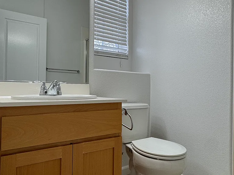 1195 Westbury Dr — Photo 25