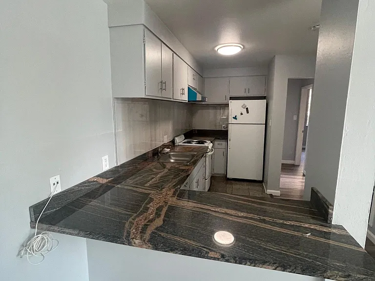 1713 Dwight Way — Photo 8
