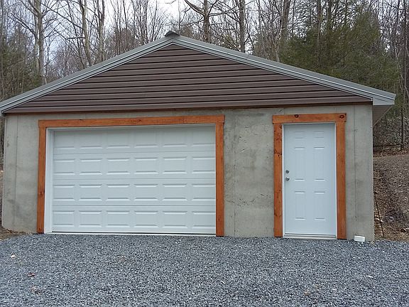 Front view of garage.