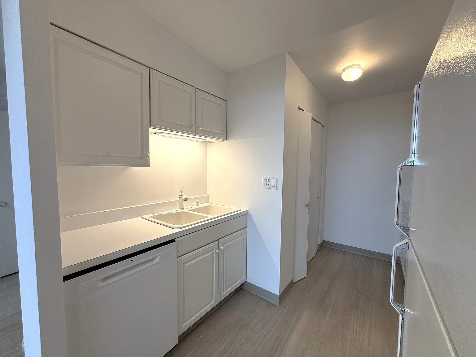 1 bed, 600 sqft, $1,580 — Photo 4