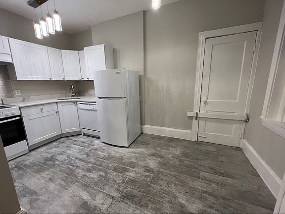 3rd image of 1024 Commonwealth Ave #305