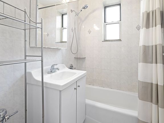 5th image of 54-17 31st Ave #A5k
