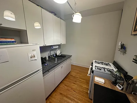 Rented by Yup Realty LLC | media 6